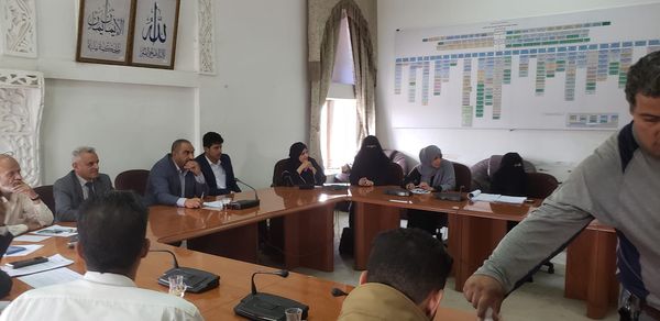 نزول ميداني لطلاب جامعة  المعرفة والعلوم الحديثة إلى رئاسة الوزراء بصنعاء