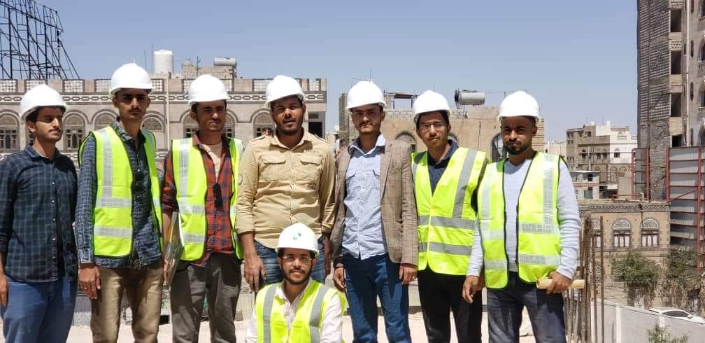 نزولا ميدانيا لطلاب وطالبات قسم الهندسة المعمارية والتصميم الداخلي