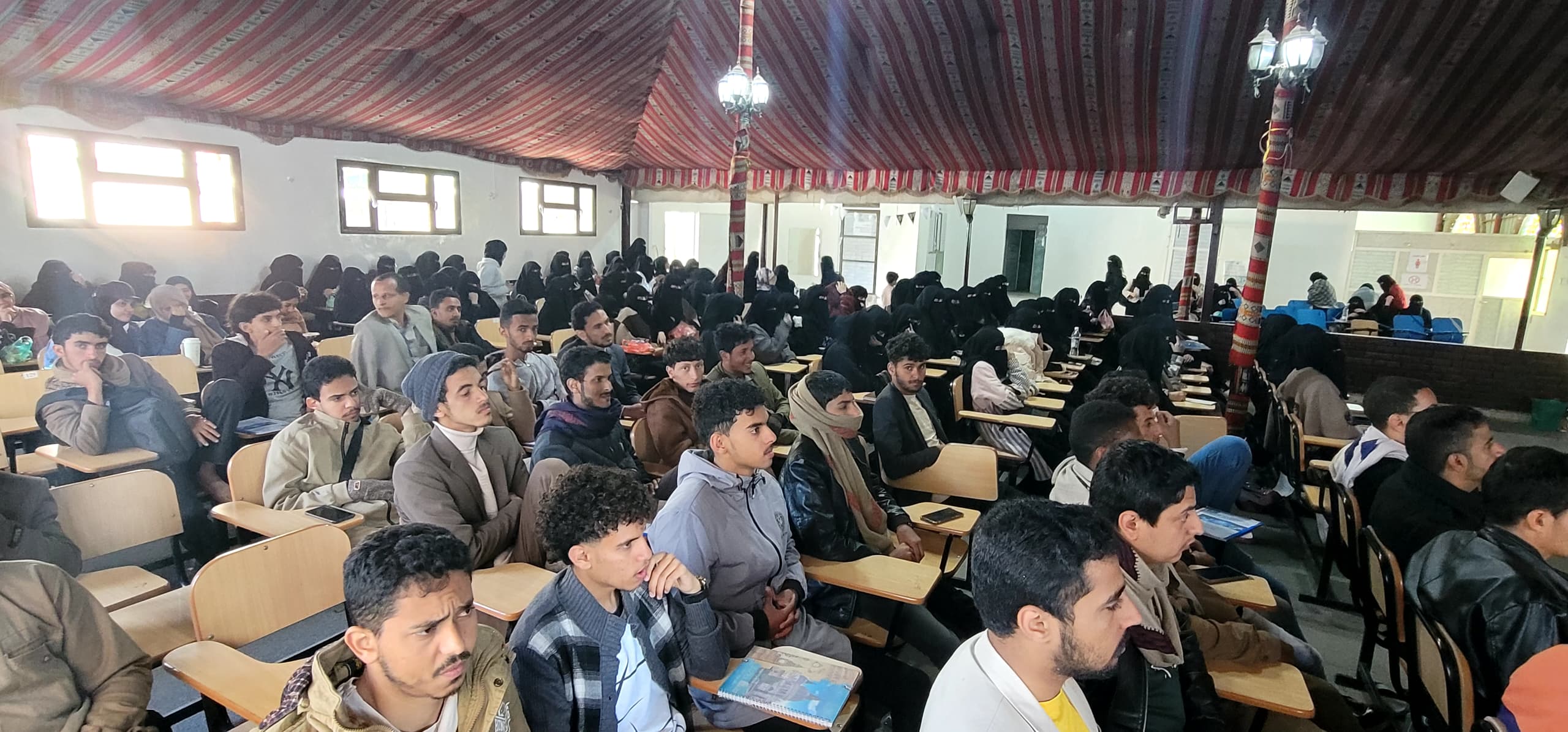جامعة المعرفة والعلوم الحديثة تنفذ محاضرة توعوية في مجال الأمن والسلامة لطلبة الجامعة بالتعاون مع قطاع التعليم العالي ومصلحة الدفاع المدني