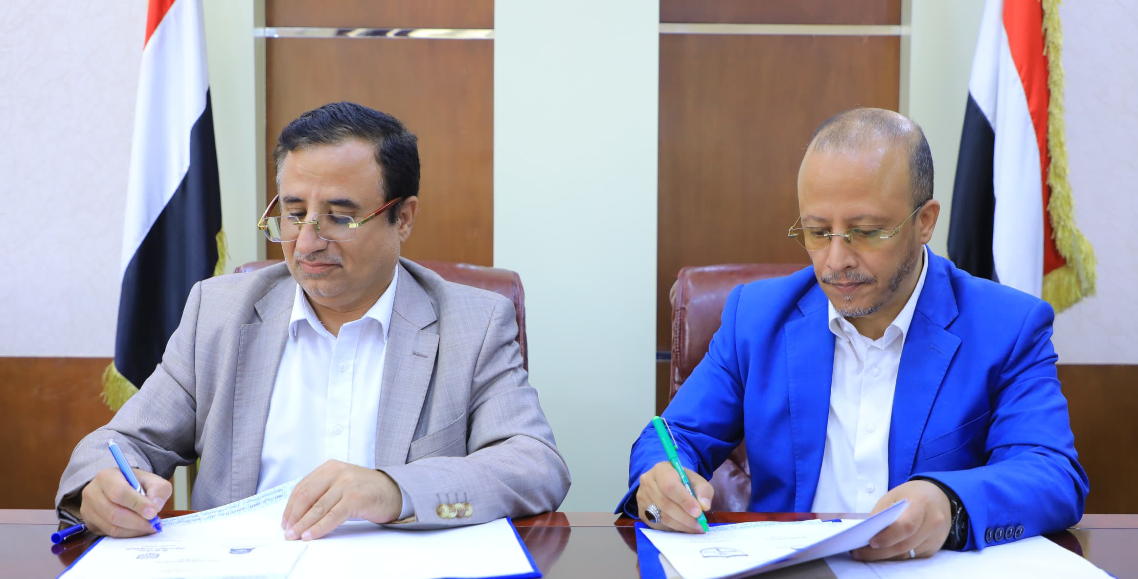 جامعة المعرفة والعلوم الحديثة توقّع اتفاقية تعاون علمي وأكاديمي مع الجامعة الإماراتية